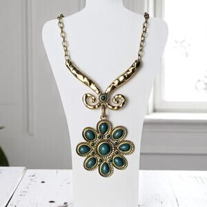 Boho TRENDY Green Gold Medallion Swirl Statement Necklace